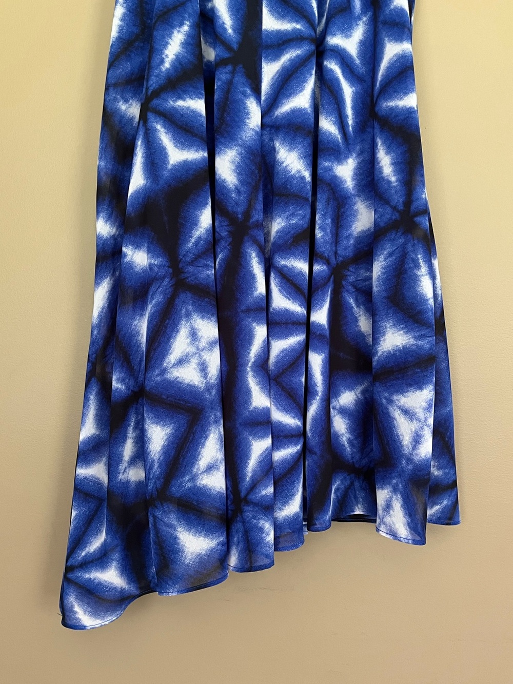 {Calvin Klein} Racerback Chiffon Trapeze Dress with Asymmetrical Hemline - 8 - Picture 4 of 11
